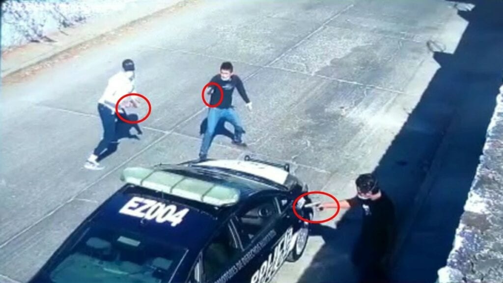 En redes sociales, circula un video donde se muestra el ataque por parte de 3 sicarios contra un policía vial en Emiliano Zapata, Morelos.