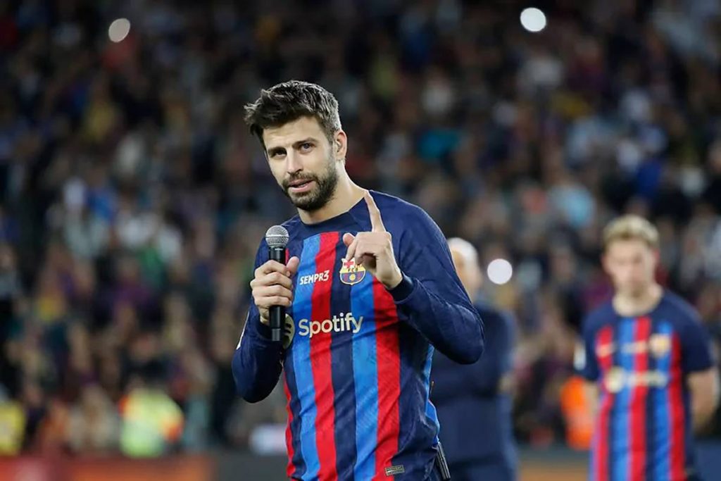 Gerard Piqué se despidió de su gente en un partido especial para el Barcelona. El zaguero, titular en la victoria por 2-0 ante Almería, disputó su último duelo en el Camp Nou