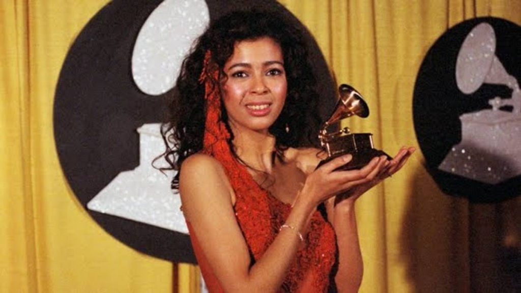 La cantante, compositora, bailarina y actriz Irene Cara, ganadora de un Oscar por 'Flashdance', ha muerto a los 63 años