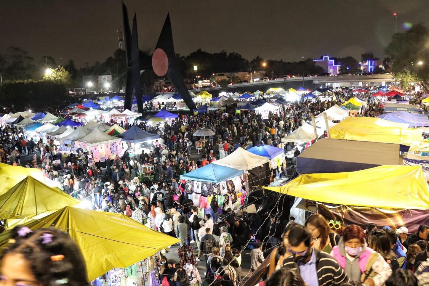 Cientos De Asistentes Al Concierto De Bad Bunny En El Estadio Azteca Se Quedan Fuera Por Boletos