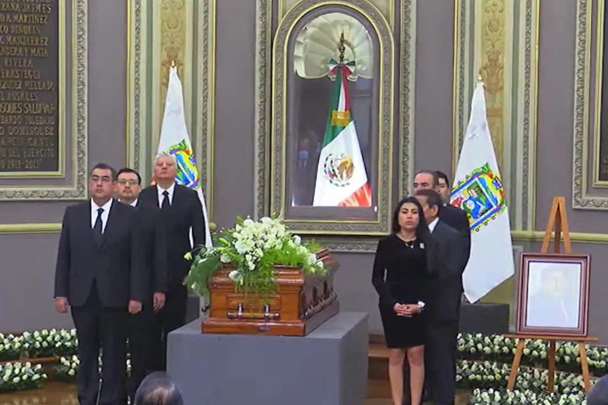 Muerte De Miguel Barbosa: Rinden En Congreso De Puebla Homenaje Póstumo ...