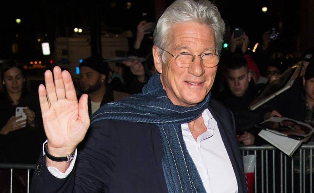 Richard Gere fue hospitalizado en México, luego de que contrajera neumonía mientras estaba de vacaciones con su familia.