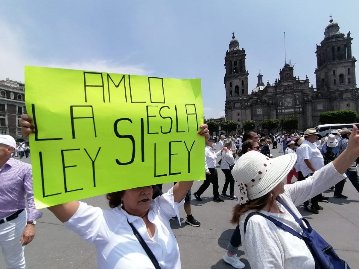 Marchan En Distintas Ciudades A Favor De La SCJN