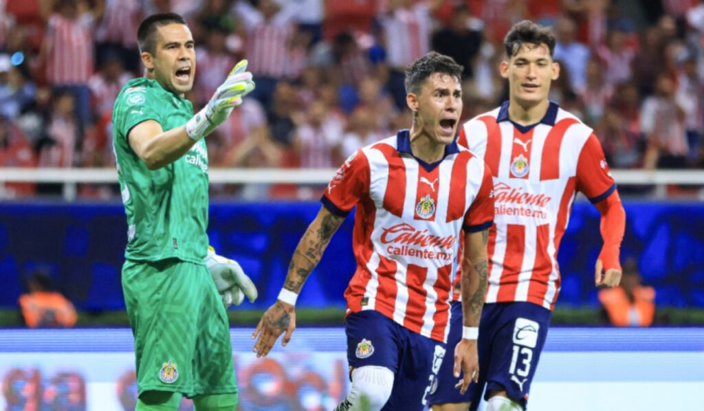 Chivas pudo perder por cuarta ocasión consecutiva en el Apertura 2023, aunque ante Pachuca fue mejor.